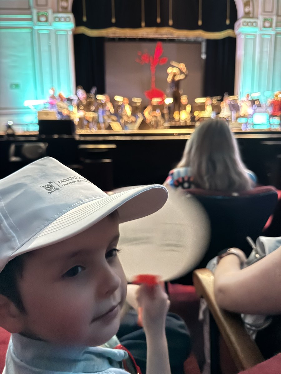 Gracias a todas y todos por hacer del III Festival de Ciencia y Concierto Cielos un éxito rotundo. Tuvimos una convocatoria increíble y la jornada culminó con una Aula Magna repleta para disfrutar del Concierto Cielos. Nos vemos el próximo año, en nuestro 50º aniversario.