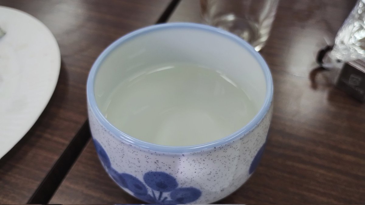 跨ぎ日の 手酌に憂ひ 酔ふ酒の
温むる程は 善に上なし