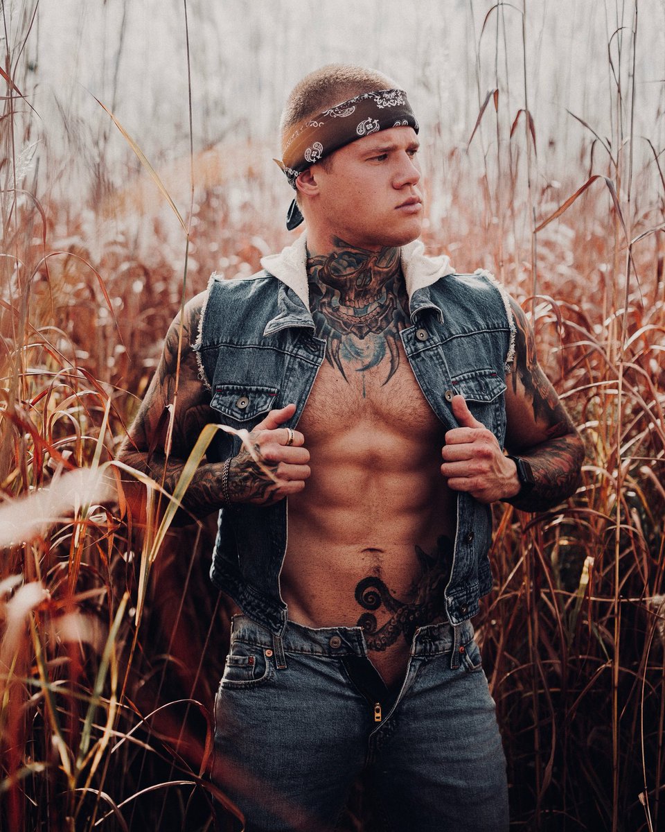 masculinewonder (@mascwonder) on Twitter photo 💁🏻♂️: <a href="/rostrailer/">rostrailer</a>
“You decide who you really are. And I know you’ll make the right choice and become the hero you’re destined to be.” 💁🏻♂️: <a href="/rostrailer/">rostrailer</a>
“You decide who you really are. And I know you’ll make the right choice and become the hero you’re destined to be.”