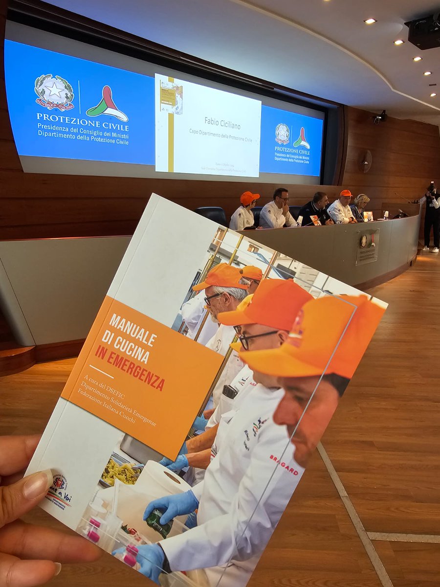 roccopozzulo's tweet photo. Oggi a Roma il #DSEFIC che ha presentato con il capo dipartimento della protezione civile Fabio Ciciliano il Manuale di Cucina in emergenza. https://t.co/7RdzBrz7vU