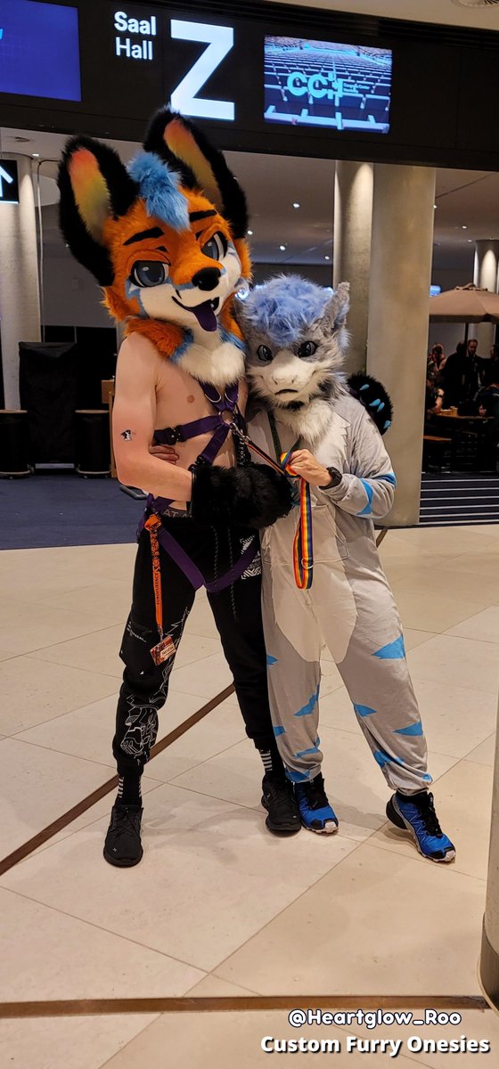 Here's <a href="/RemmeWubs/">Remme and Mizu</a> wearing his custom onesie!!
And <a href="/NeroF0x/">NeroFox</a> is taking good care of the boyo :3