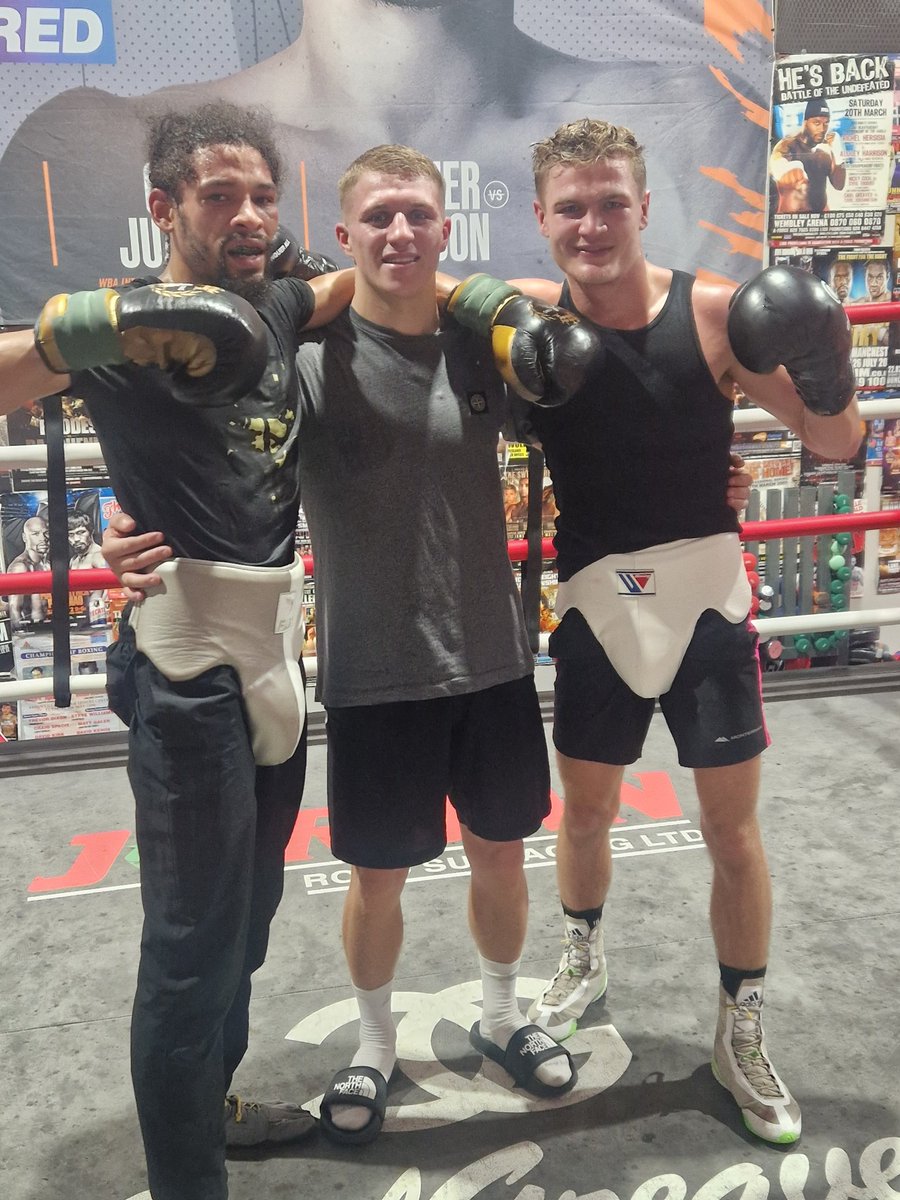 Excellent rounds this morning great watching these 3 go at it <a href="/LyonWoodstockJr/">Memnon</a> <a href="/LeviGiles03/">levi giles</a> <a href="/Codie_SmithBXNG/">Codie Smith</a> top work lads 🥊