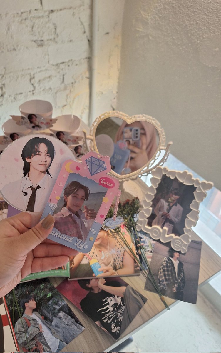 17pinkhannieee's tweet image. Aaa nak nangiss, the deco shooo chomel 🥹♥️ thank you for organising this wonderful event 🥹💕#YJH_BLOOMINGWITHLOVE