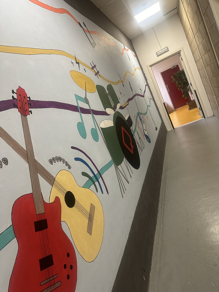 melmaycreative's tweet image. Was so good to be back with the UYA gang Quad Studios yesterday π€©
So much nostalgia!! Years of wonderful memories and creative magic in this place β¨ π πΈ π€ π₯
@UrbanYoungAct π«Ά