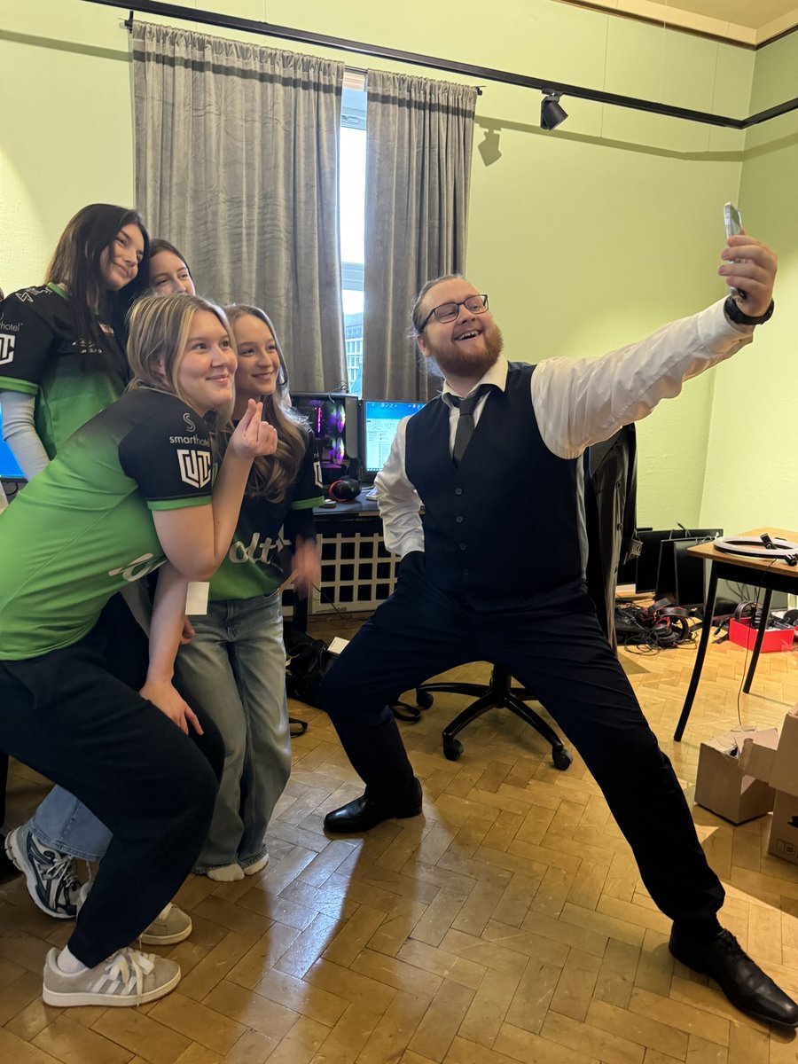 2x LAN winners 🏆🏆

💚 <a href="/vic2riaaa/">vic2ria</a> 
💚 @Malivlr 
💚 <a href="/millsonii/">mille ☆</a> 
💚 <a href="/ailyuua/">ai</a> 
💚 <a href="/maiiicat/">mai</a>
💚 <a href="/AleksCS_/">Aleks</a>