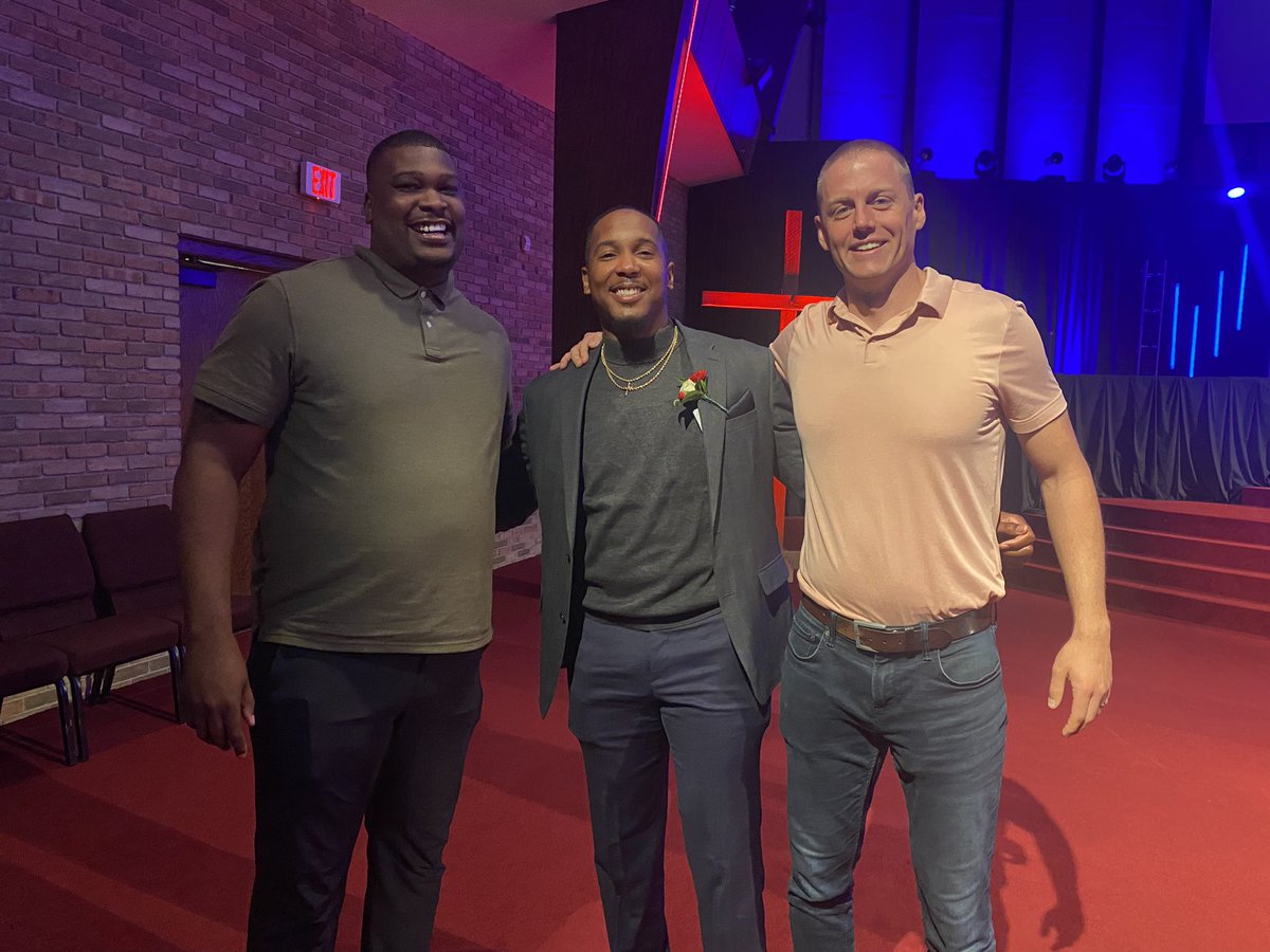 Such an honor yesterday to celebrate Coach Elliott as he was inducted into the Malone Hall of Fame! Coach Elliott is a 2014 graduate from Malone who was a standout on the basketball court under head coach Tim Walker. 

Coach Elliott’s bio at Malone 
malonepioneers.com/sports/2024/8/…