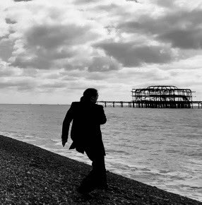 babybirdrip's tweet photo. Skimming on Brighton beach on a phenomenal tour - and it’s all down to my great great friends Luke and Danny, the sound men at Brighton &amp; London, and extraordinary love people still have for babybird - those who have gone beyond one song and dived into the 1000s &amp; 1000s https://t.co/VtRIeuFdrg