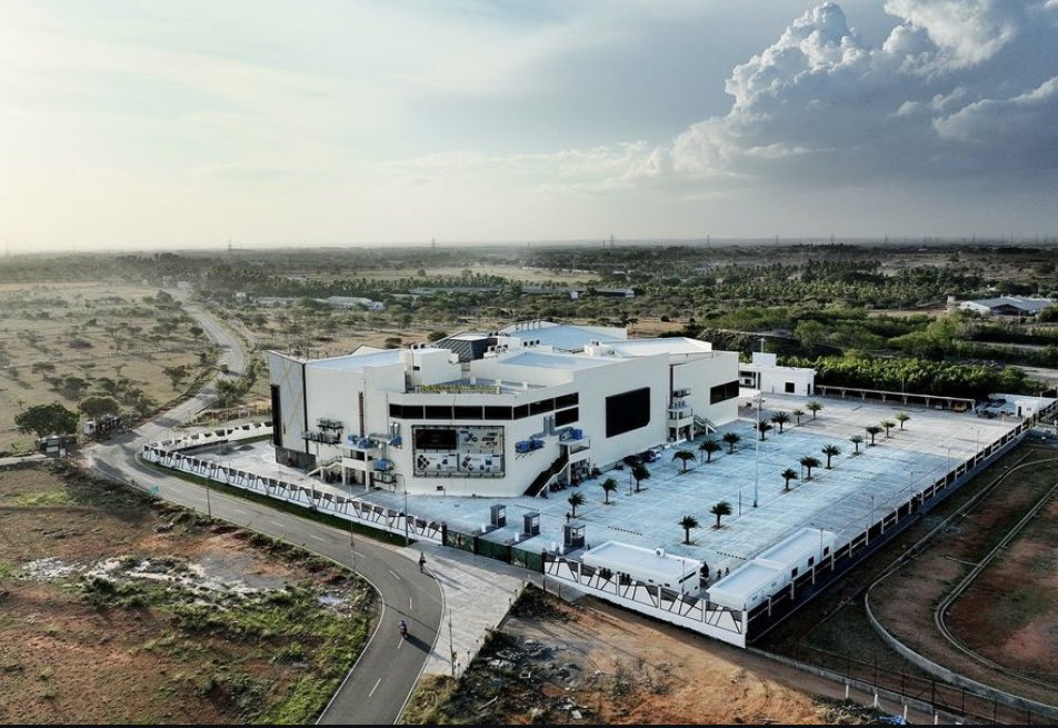TiruppurUpdates's tweet image. Arnothaya Cinemax &amp;amp; Mall Officially Open Today – Check Out These Exclusive Photos..!!🤩😍
Pc: siba.india (IG)

#Palladam #Tiruppur