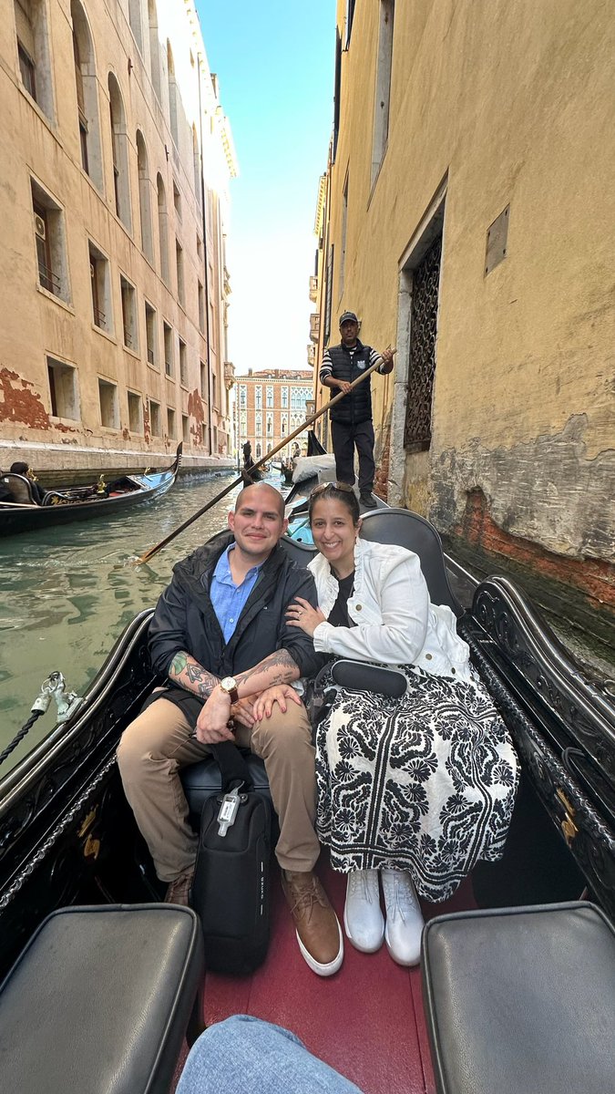 firmhandshake77's tweet photo. Rome and Venice 🇮🇹

Off to Lake Como and then Switzerland 🇨🇭 https://t.co/p6wzQXzZ59
