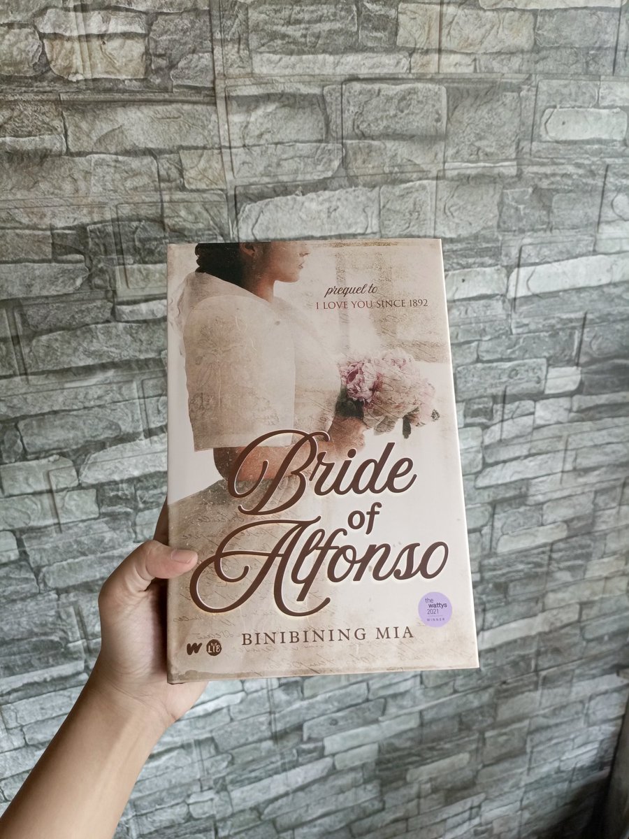 Binibitine's tweet photo. Done re-reading BOA. Pinaiyak nanaman me hehe 😭 https://t.co/5K4HQrjx4e