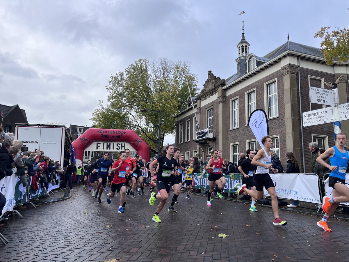 krollenloop's tweet image. Deze week is je laatste kans om vóór in te schrijven voor de lekkerste loop van Brabant! Na vrijdag 11 oktober betaal je 15 euro en staat je naam niet meer op het startnummer. Ga snel naar krollenloop.nl