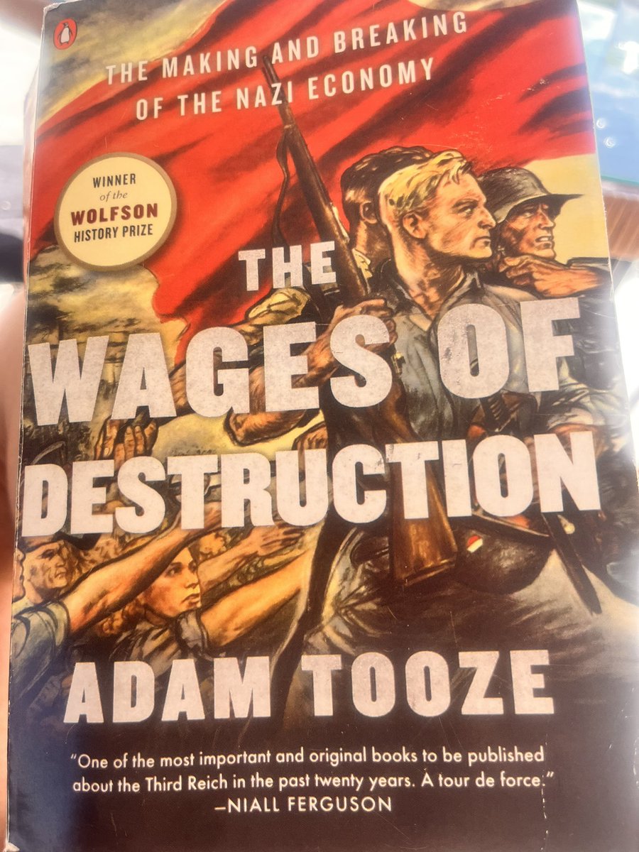 Eine wichtige Erinnerung daran, dass Nazideutschland auch durch  ökonomische Kräfte und Ideologien vorangetrieben wurde, die heute wieder aktuell sind. 👇🏼 #Ungleichheit #Schulden #Wirtschaftskrieg #Imperialismus #lesetipp