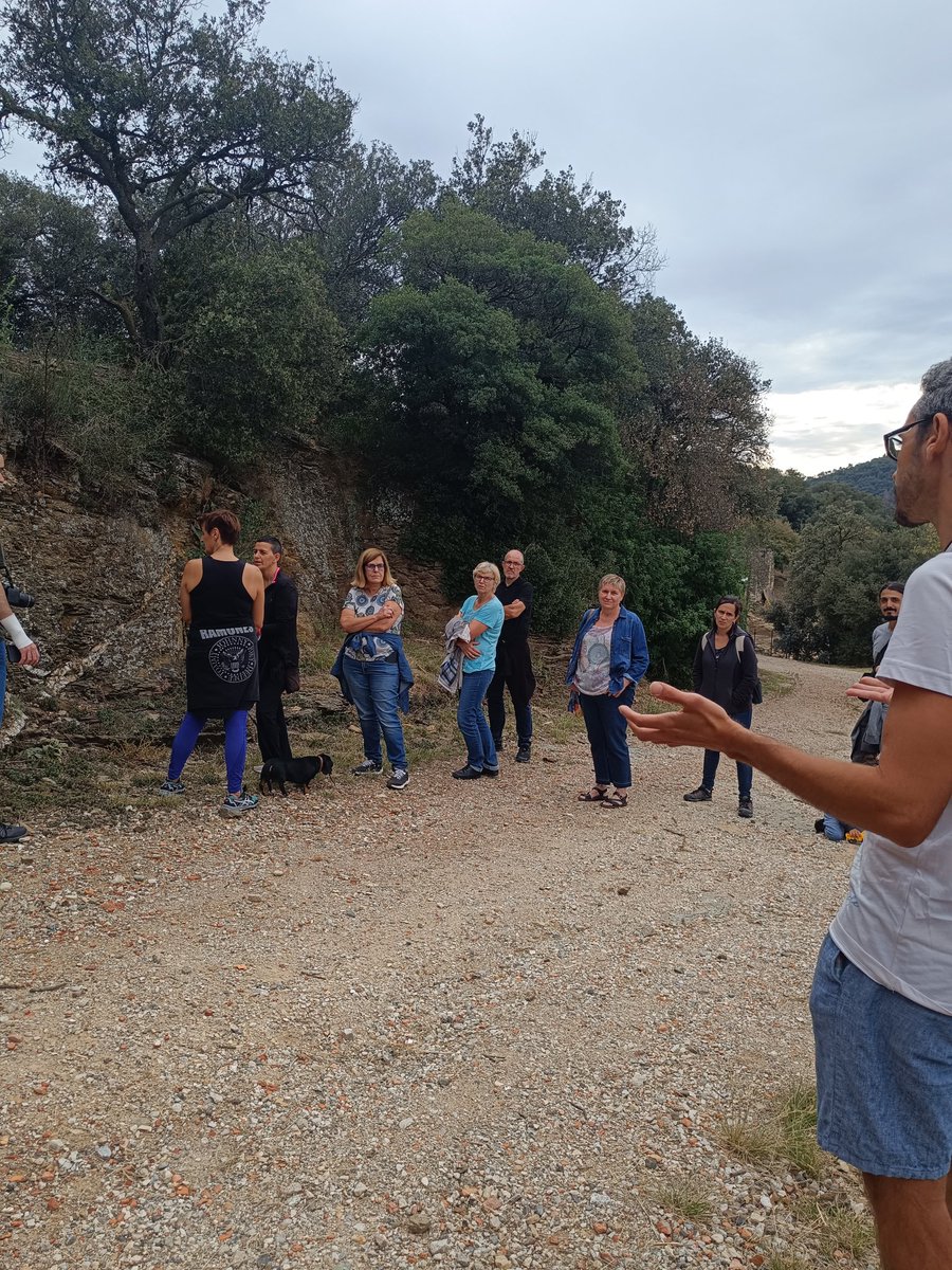 LAP_UdG's tweet photo. Aprofitant el cap de setmana ibèric, hem realitzat una visita guiada a la muntanya de Sant Julià de Ramis de la mà d'en Jordi Vivo, codirector de les excavacions. https://t.co/AkjsB5322A