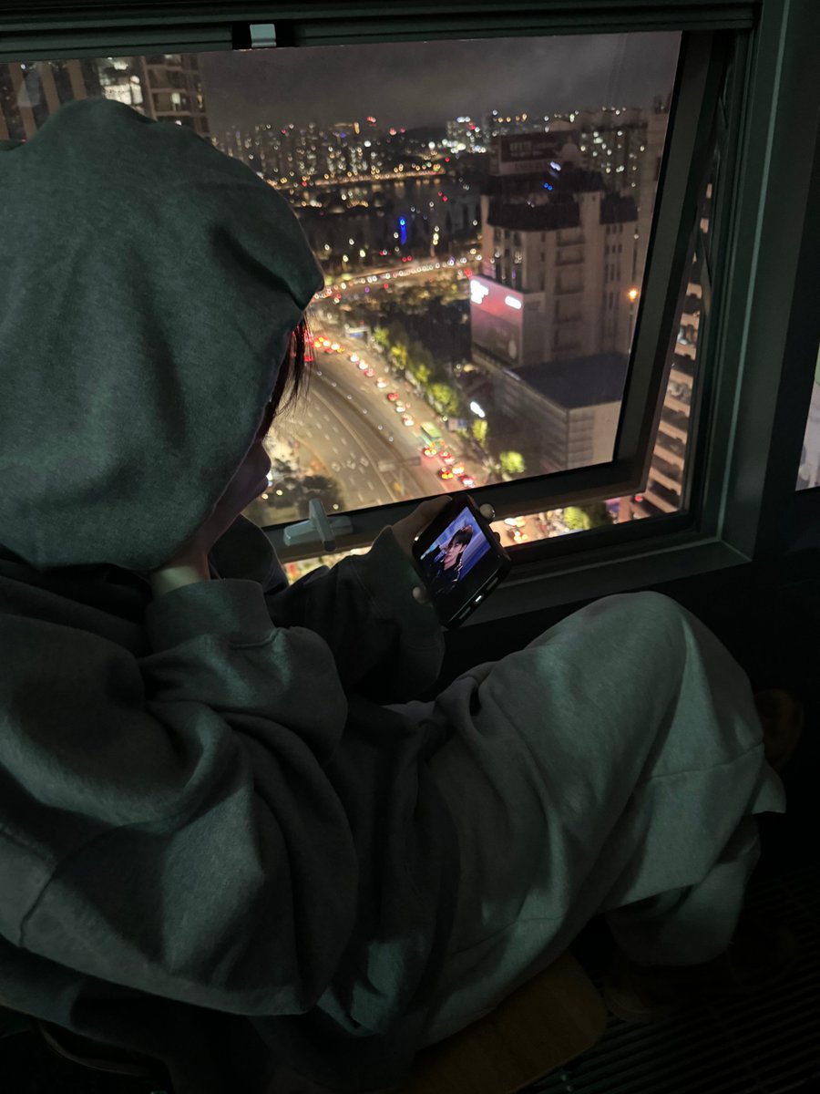 shjinyu's tweet photo. 아쿠아맨 재밌게 봐주세요! https://t.co/Yc7wcdl4r2
