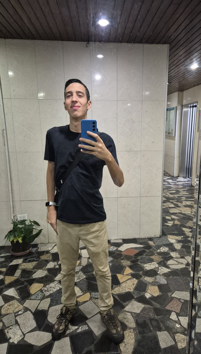 skylong541's tweet photo. Feliz fin de semana gente!! Seguir adelante, sin importar que piensen o digan los demás 💯🙏🏻

#Caracas #Miranda #6Oct #Avila #Venezuela https://t.co/TKflcIcb42