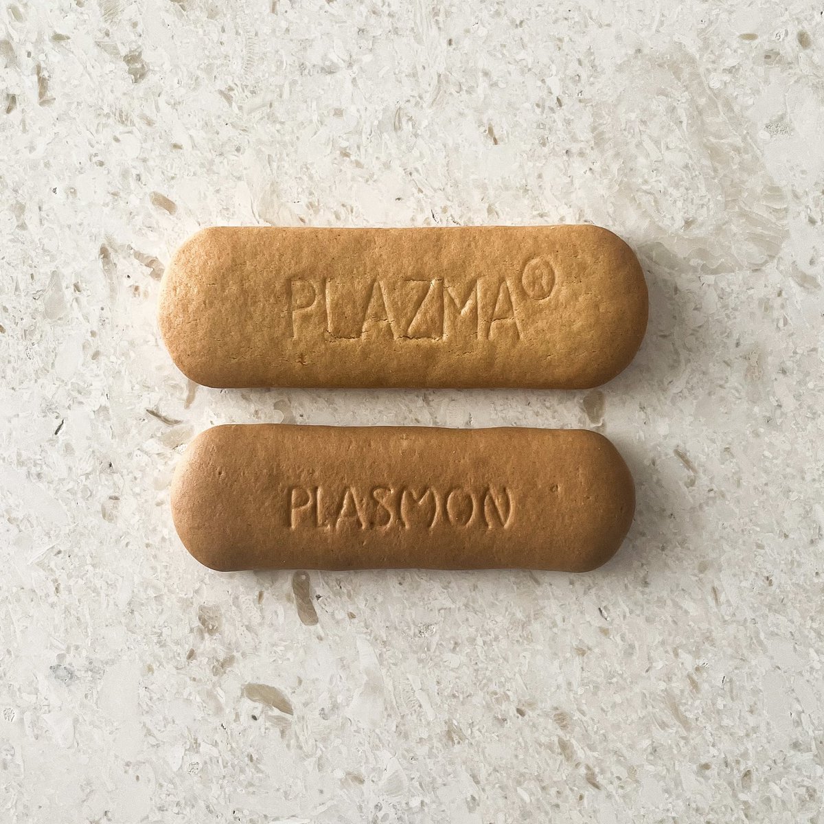 Plasmon врска нема, обична бисквита без карактер. Plazma е врв! Само да се мрчело и мрачело …