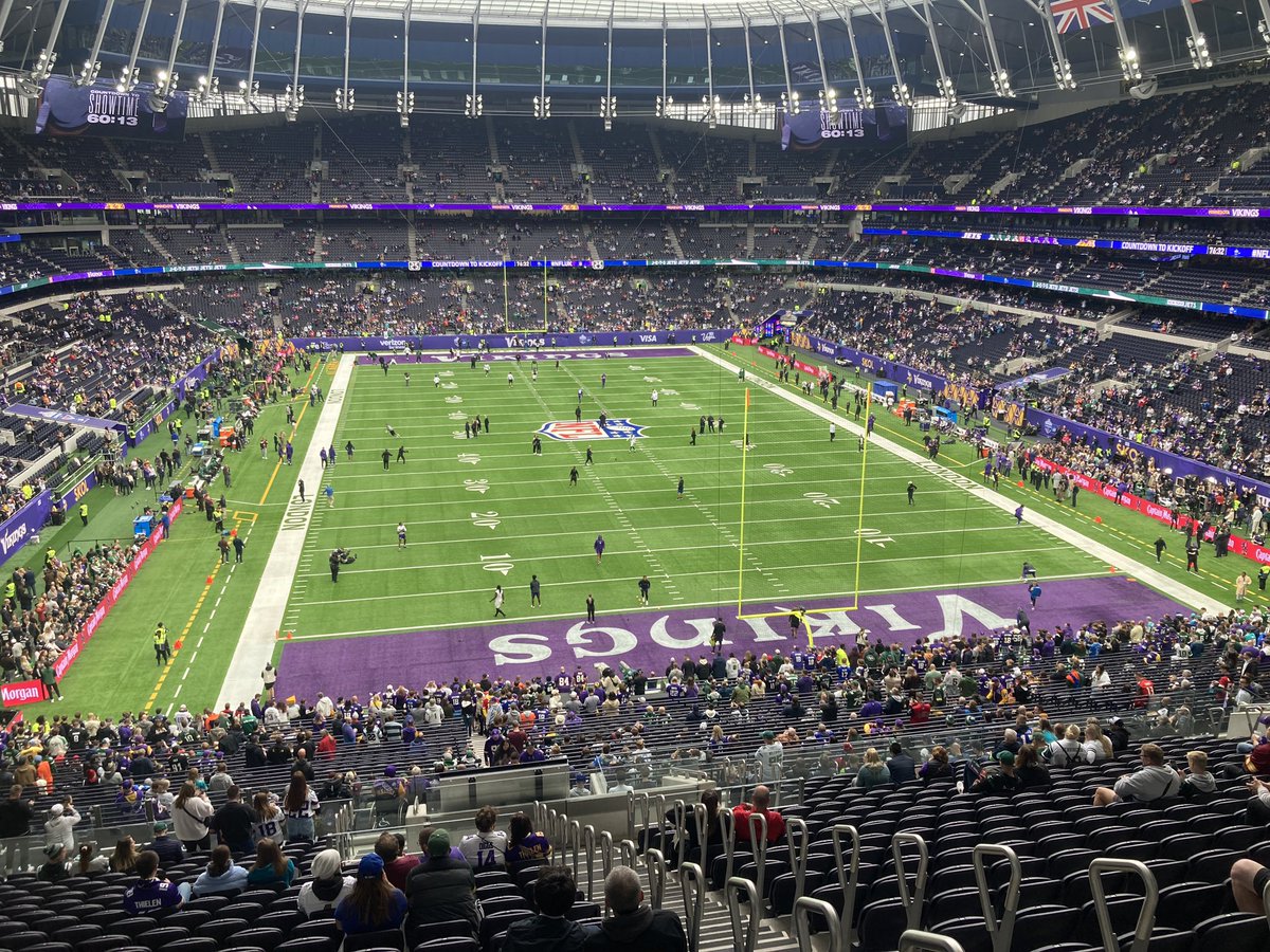 Javi_Portu's tweet photo. Por 8 año, NFL London Games 🏈🏈🤟🏻 Invasión Vikinga en Tottenham @PepeBrasin @juanma_rubio @Rubenibg @ElTouchdownNFL @catanovski @AlvaroRRY https://t.co/f9zskFUFWp