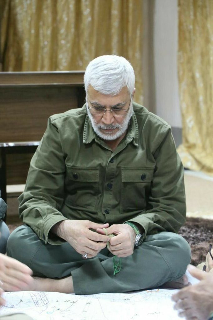 أنت كالتنزيلِ حيٌّ
سرمدًا في كلِّ خاطِر