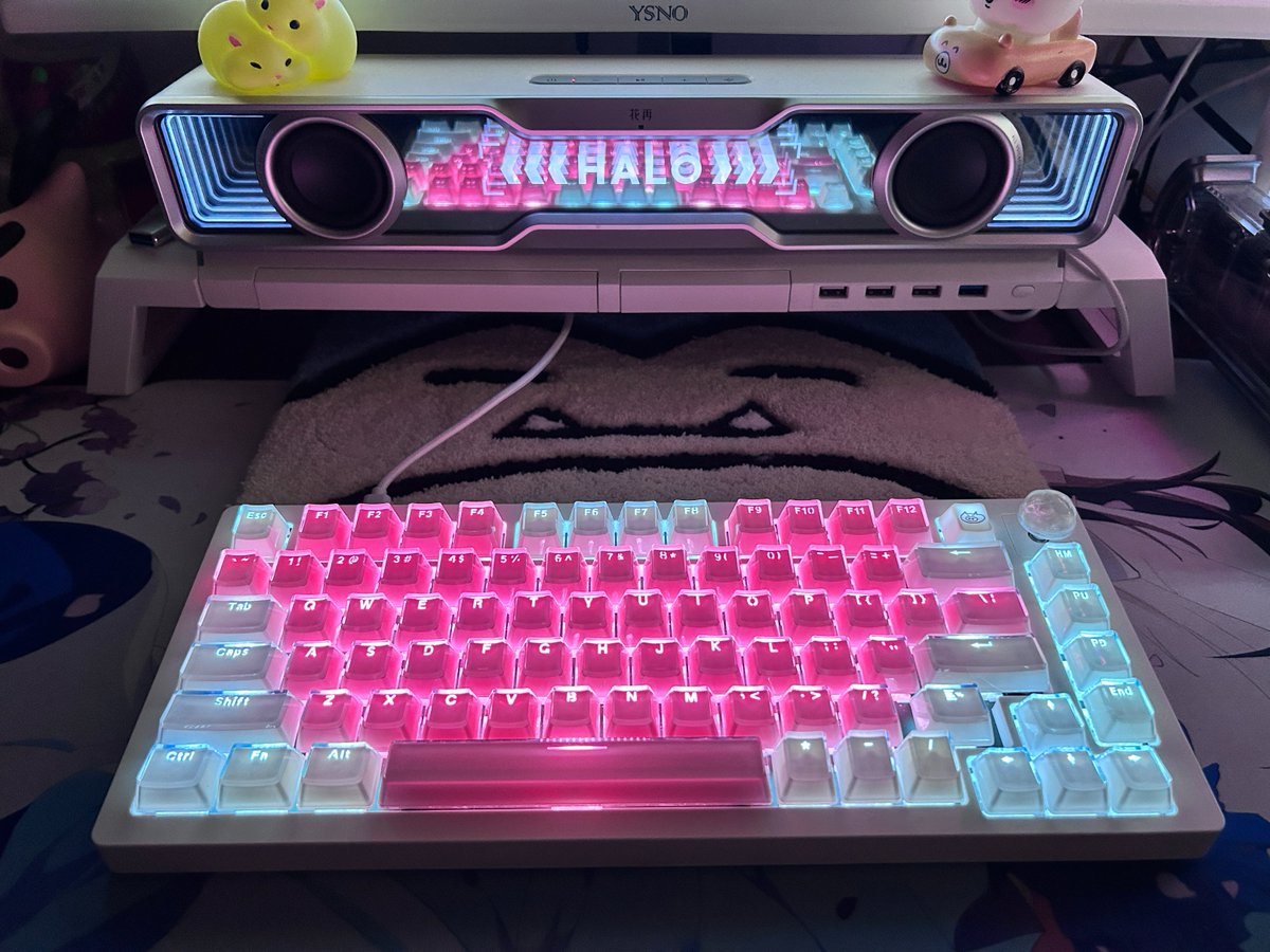 DrunkDeerKeeb's tweet photo. I am not the only one who likes jelly pudding keycaps right..? Where's my groups..🫣🍮
#drunkdeera75 #jellykeycaps #keycaps #pudding #GamingSetup https://t.co/sopeeO2Xia