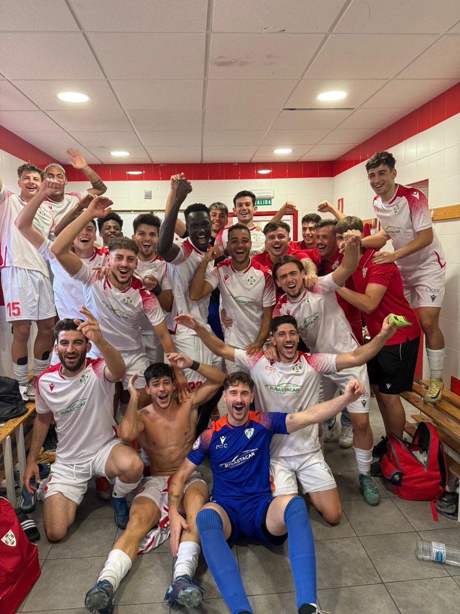 CastueraCd's tweet photo. How it started/how it ended

El trabajo duro siempre da sus frutos, primera victoria de la temporada. ¡¡Enhorabuena, equipo!!

#AguanteCastuera⚪️🔴 https://t.co/VhkK6U1Ris