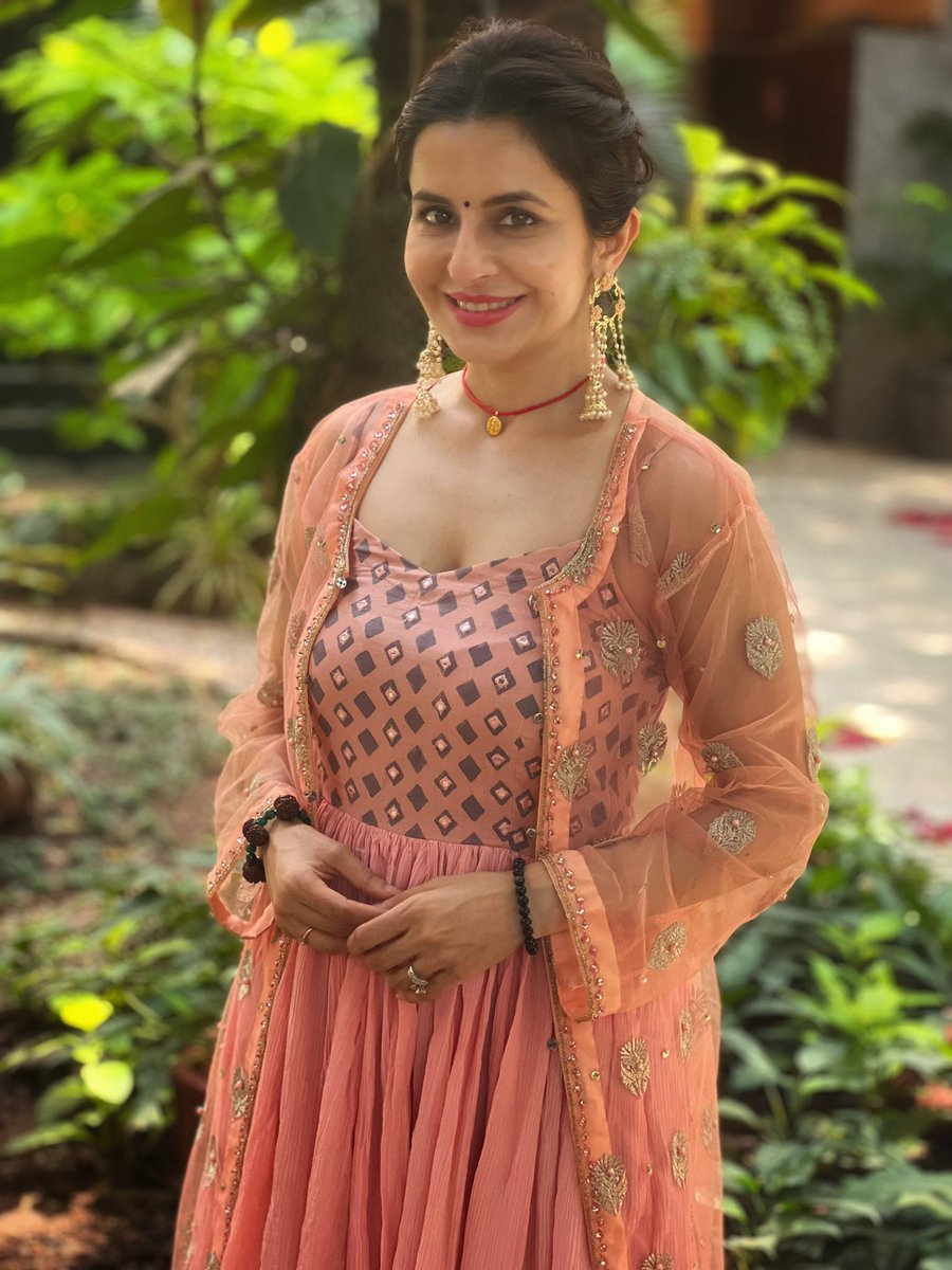 SirfRoop's tweet image. Navratri acchi jaa rahi hai na ?