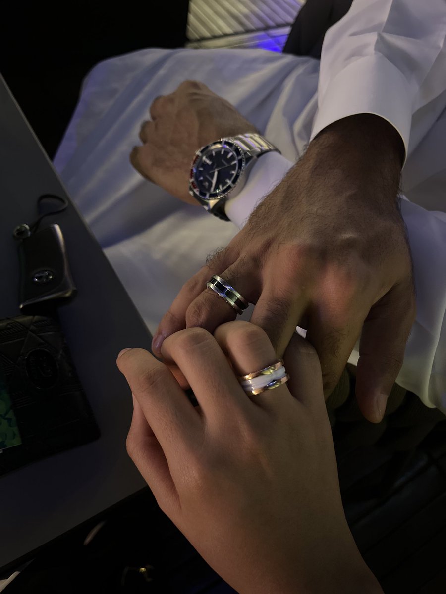 Ra111__'s tweet photo. ممتلي بالحب قلبي 🤍 
3.10.24 💍🤍 https://t.co/rldUNfjmod