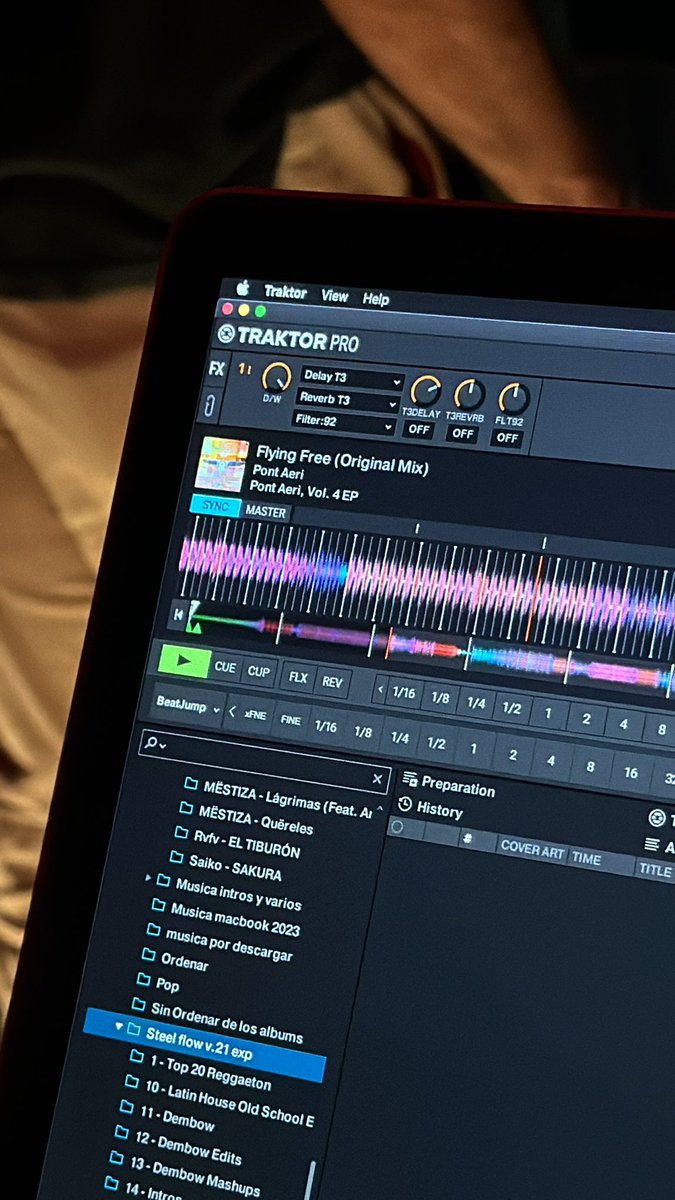 ¿A que edad se deja de pinchar Flying Free? Es pa un amigo.
