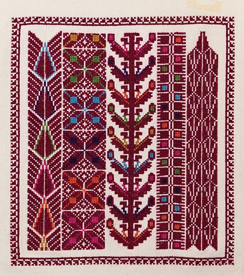 womensart1's tweet image. Palestinian embroidery is traditionally symbolic of the culture and an activity communally shared between women. #WomensArt