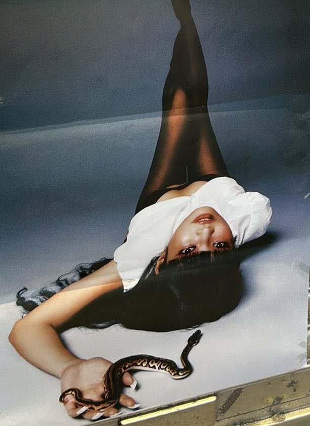 hourlyjn's tweet image. THIS PICTURE HELLO??!!???