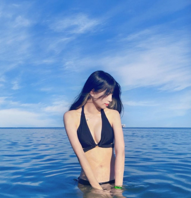 yysao847's tweet photo. 學妹總喜歡和別的男人去海邊打炮，真是受不了這種臭婊子
#意淫 #高中 #大學 https://t.co/0Ws3AcV5qP
