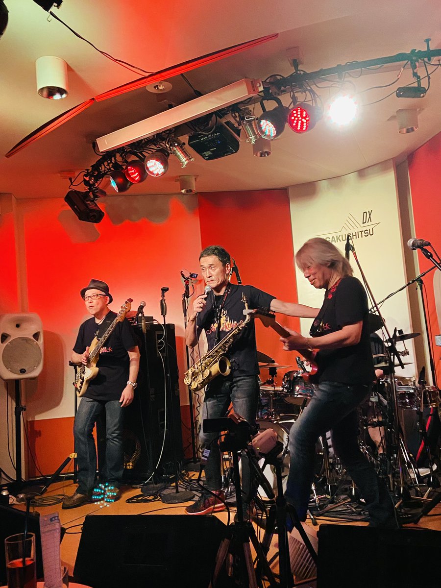 beckyli_inferno's tweet image. 今回のFire Attackは『チャンジーはつらいよ 愛の入場券』🎫
入場券が勝手に期限切れの定期券になってた🤣
相変わらずキレッキレの演奏に大爆笑のMC🤣「チャンジーズ」って誰🤣
石川俊介さんのプレイ、炸裂しまくりだったよ〜👍
#FireAttack