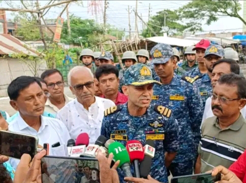 মোংলায় মন্দিরে মন্দিরে নৌ বাহিনীর নিরাপত্তা জোরদার