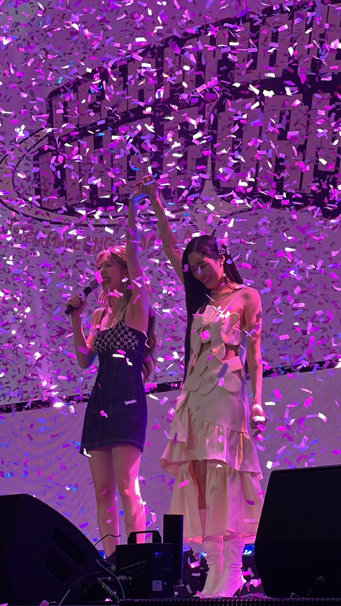 janxjingjing's tweet photo. I AM SO PROUD OF YOU, @linglingsirilak and @ormmormm 😭💜 I LOVE YOU GUYS SO MUCH 😭😭😭

LINGORM MANILA FANMEET
#LingOrmFMinMNL https://t.co/Y4e3U7iroA