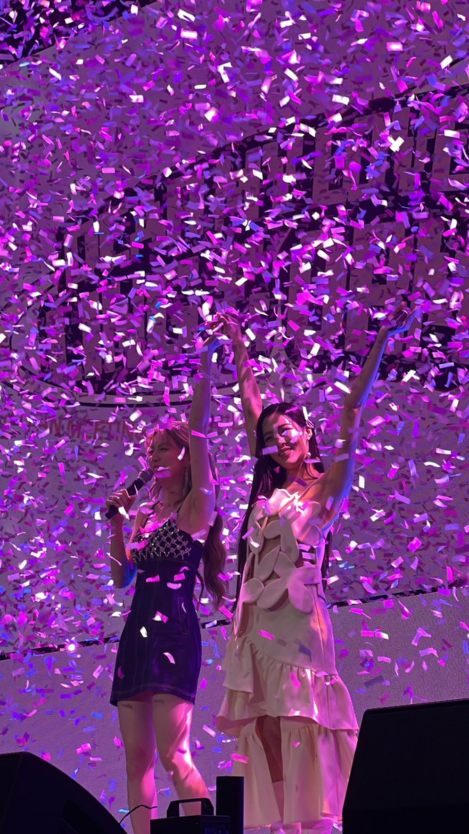 janxjingjing's tweet photo. I AM SO PROUD OF YOU, @linglingsirilak and @ormmormm 😭💜 I LOVE YOU GUYS SO MUCH 😭😭😭

LINGORM MANILA FANMEET
#LingOrmFMinMNL https://t.co/Y4e3U7iroA