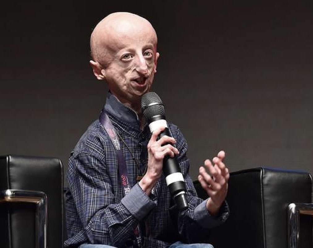 "Lo aspettavamo a Roma a novembre per il dottorato post laurea proprio nel mio laboratorio”, così il Professor Novelli, genetista all'Università di Tor Vergata, dà il suo ultimo saluto a #SammyBasso "

Ciao Sammy, per #SIDRI sarebbe stato un immenso orgoglio averti con noi.