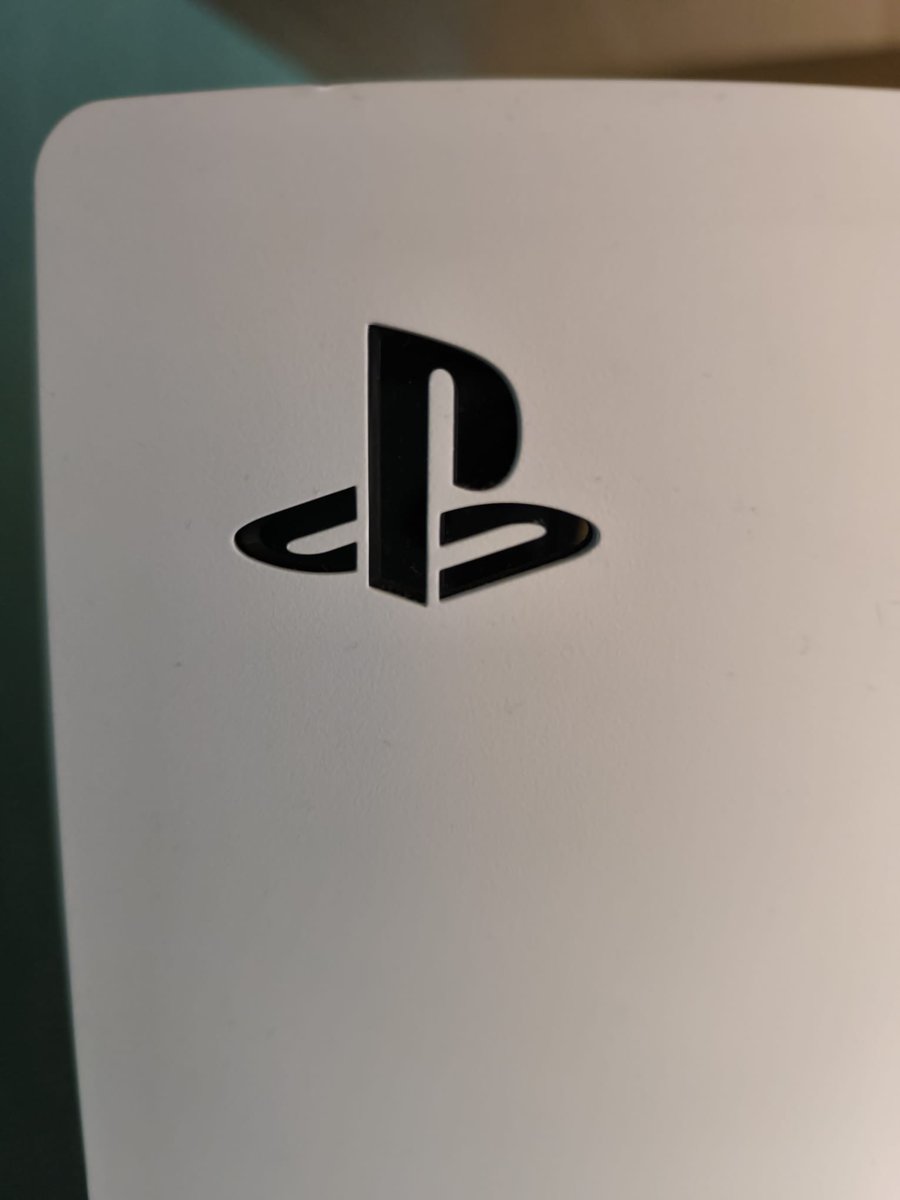 Chagi_03's tweet photo. Vamos a analizar el logo de Playstation según los parámetros de Chaves y Belluccia. Veamos que características tiene este imagotipo y por qué se ha convertido en una de las imágenes más reconocibles de la historia del videojuego. 

#SafariTipoUC3Mgrupo31 https://t.co/46tYl7Lxry