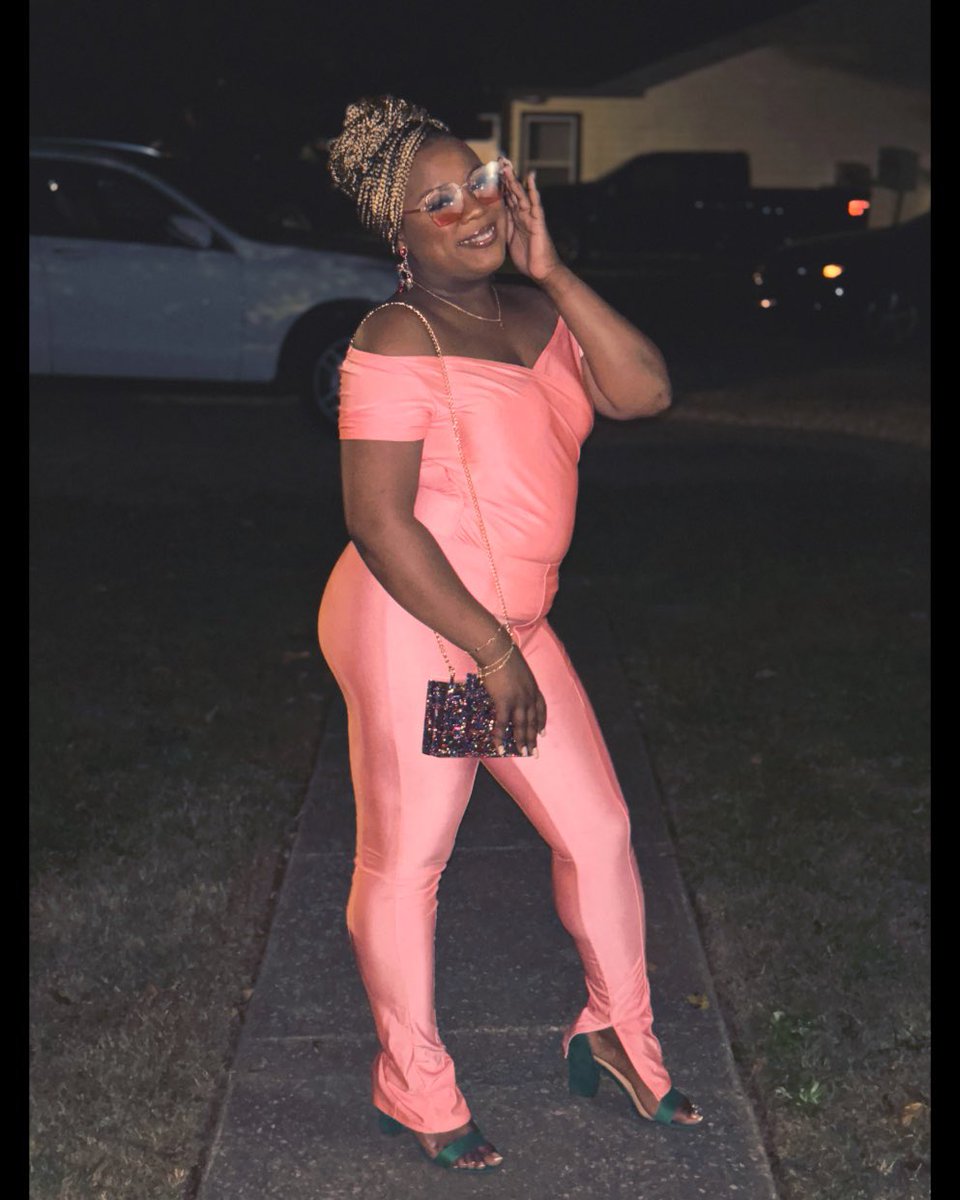 _SRWilliamson's tweet image. Almost 32. #OctobersVeryOwn 💗💗💗