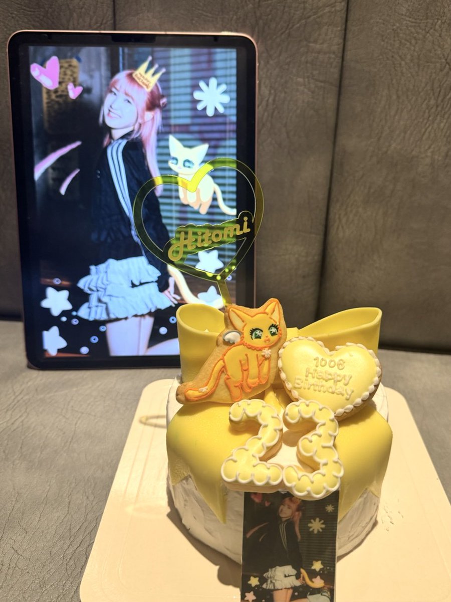 emimaru_chan's tweet photo. ｡ﾟﾟ･｡･ﾟﾟ｡
ﾟ。 241006 #HAPPY_HITOMI_DAY 
　ﾟ･｡･

今年もお祝い出来て幸せ💛ྀི

#本田仁美生誕祭 #本田仁美生誕祭2024
#히토미_와_날아봐요 #仁美と高く飛べ
#FlyHighWithHitomi
#SAYMYNAME #HITOMI #SMN
#ひいめーる @hnd_htm__1006 (ALT) https://t.co/NacASMhrND