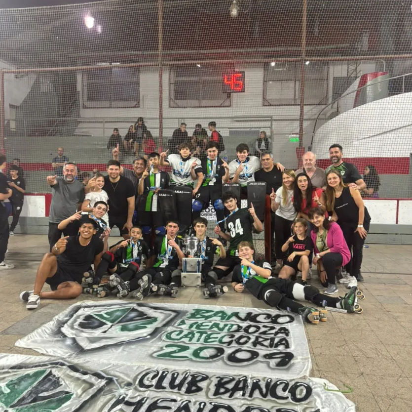 🏆HAY NUEVO CAMPEÓN🏆

🥅 Banco Mendoza derrotó a Concepción por 2-1 y se consagró como el mejor del Argentino Cadete que se desarrolló en el Huracán.

💥Juan Ignacio Salinas convirtió para Concepción, mientras que Joaquín Tejada y Tomás Guajardo lo hicieron para los campeones.