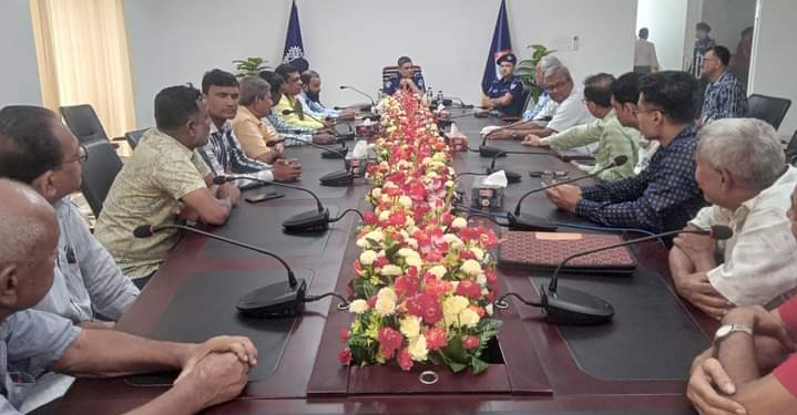 নড়াইলে কোর্ট পরিদর্শন ও সুধীজনের সাথে মতবিনিময় সভায় অতিঃ জিআইজি অপারেশন