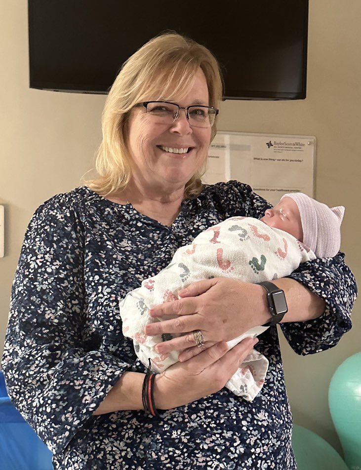 Love sharing special moments with learners! Stars twinning, sharing Ketchup chips from Canada, the first chapter book completed, and the arrival of my grandson.  #gr8gators <a href="/GardenRidgeES/">Garden Ridge ES</a>