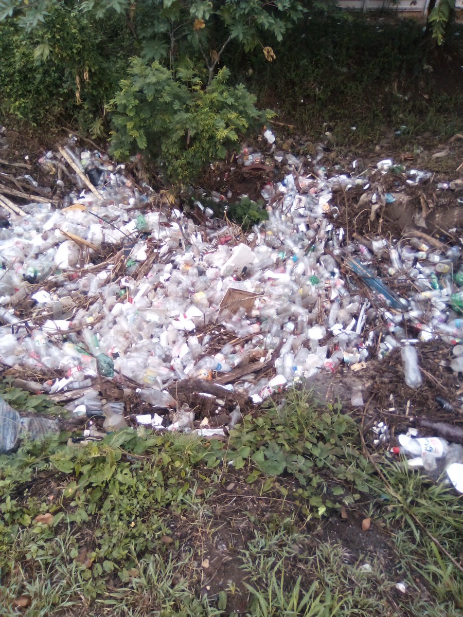 En la entrada hacia el Garabatal así se encuentra el desagüe de aguas de lluvia <a href="/AdolfoP_Oficial/">Adolfo Pereira Gobernador</a> <a href="/GuaraLuisJonas/">Naguará ReyesRF</a> <a href="/LuisJonasReyes/">Luis Jonás Reyes</a> <a href="/Iribarren_Alc/">Alcaldía de Iribarren</a> <a href="/imvi_iribarren/">Iribarren Imvi</a>