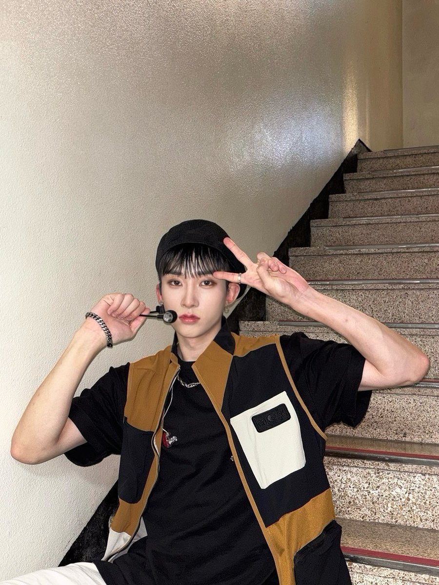 XODIAC_MEMBERS's tweet photo. [#웨인] 

쏘블리 SOME DAY 2주차 활동도 함께 해줘서 정말 고마워 
덕분에 하루하루 행복하고 뜻깊어 
그리고 쏘블리가 선물해 준 HOT STAGE 1위! 정말 진심으로 고맙고 
더 열심히 노력하고 성장하는 소디엑, 소디엑 웨인이 될게 사랑해 🐺🩶

#XODIAC #소디엑 #WAIN #웨인 https://t.co/Orm77IKDOa