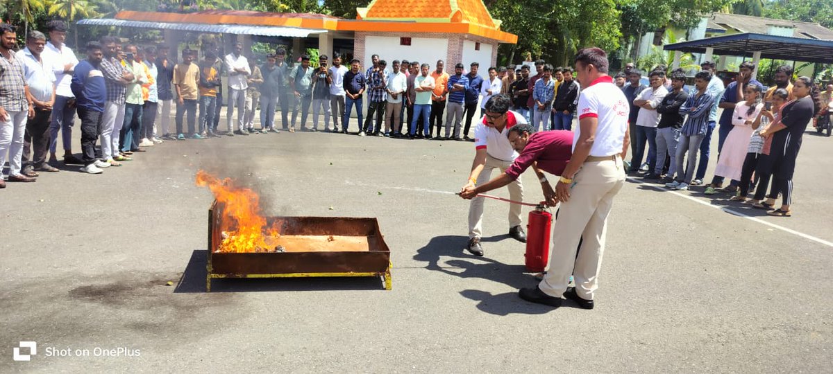 FireService_ANP's tweet photo. Participants gained hands-on experience with fire extinguishers, building essential community safety skills.
This initiative strengthens fire safety awareness and first aid capacity in the community.
#FireSafety #FirstAid #CommunityTraining https://t.co/3Fqj3QbCjA