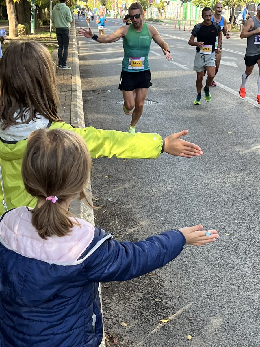 alexhris's tweet photo. The best day of the year to be in Skopje 🥰❤️ #skopjemarathon #skm2024 #runningwillchangeyou https://t.co/wUFTjoxziJ