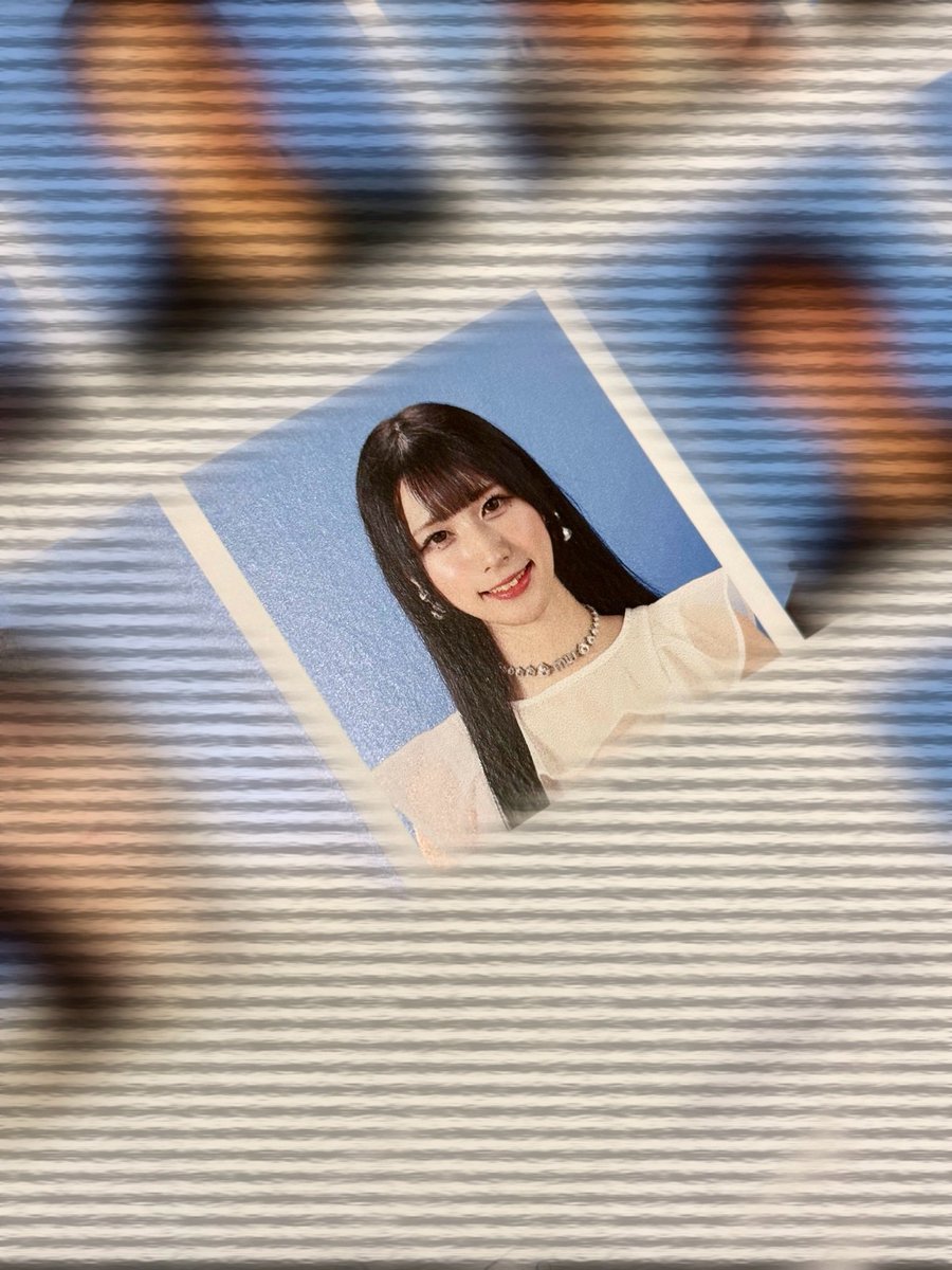 fukurou_talla's tweet photo. 大学の卒アル、今更見た https://t.co/xubCQX1FC6