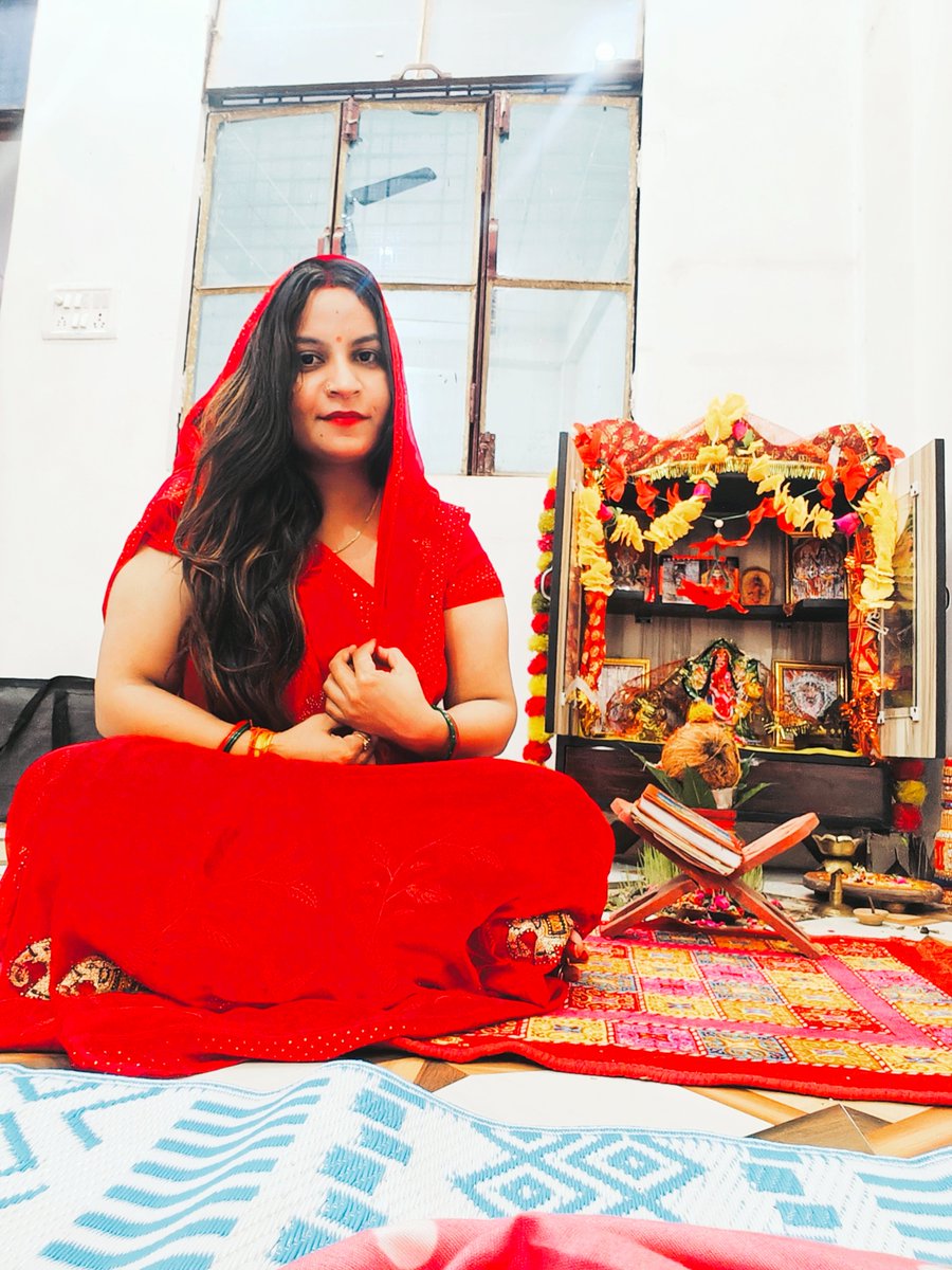 लोभ वंचित करता है धन से और
 मोह वंचित करता है प्रेम से।