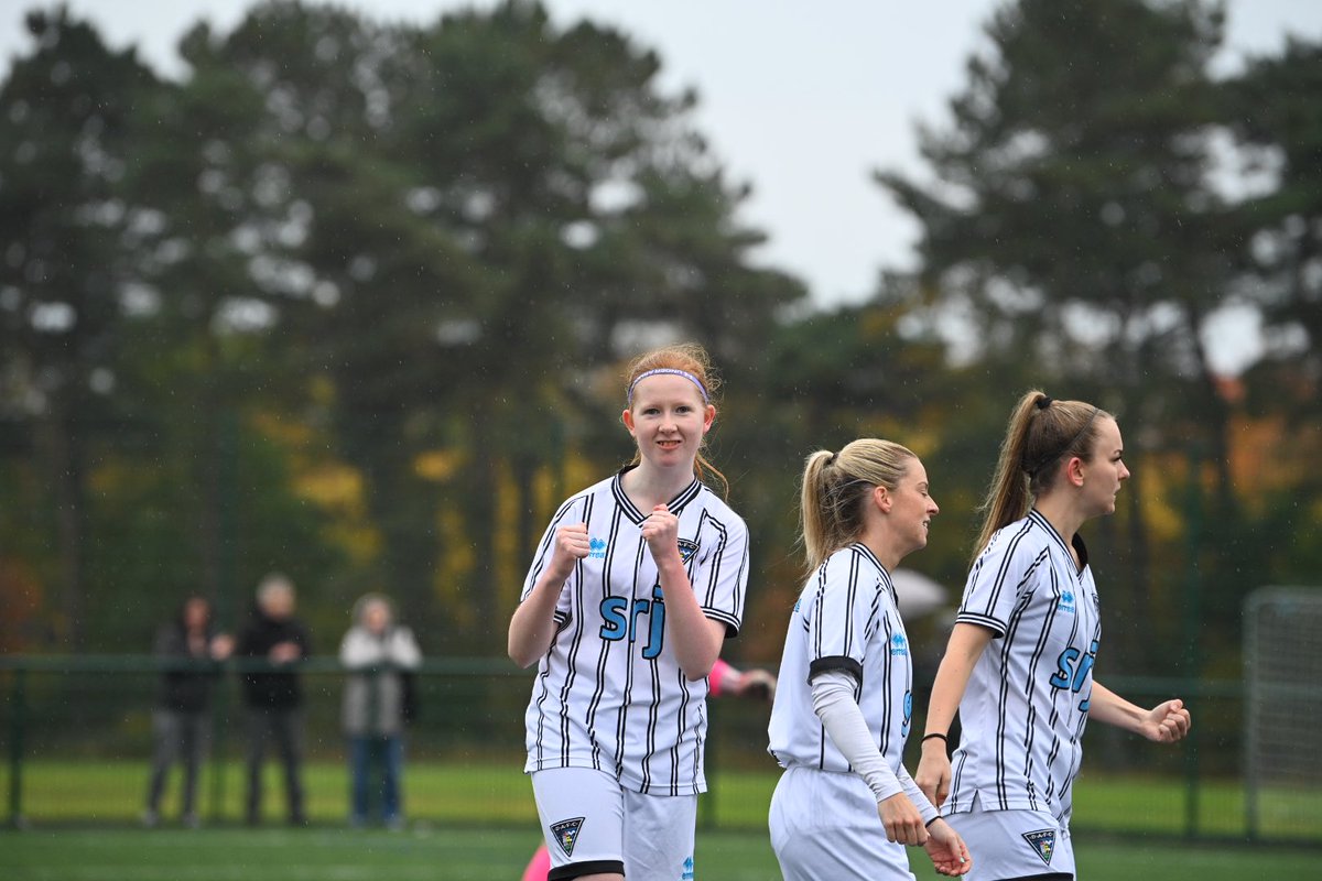 officialdawfc's tweet photo. Goal Pars. Isla follows on Dibs’ free kick https://t.co/tuskQf3Aqf
