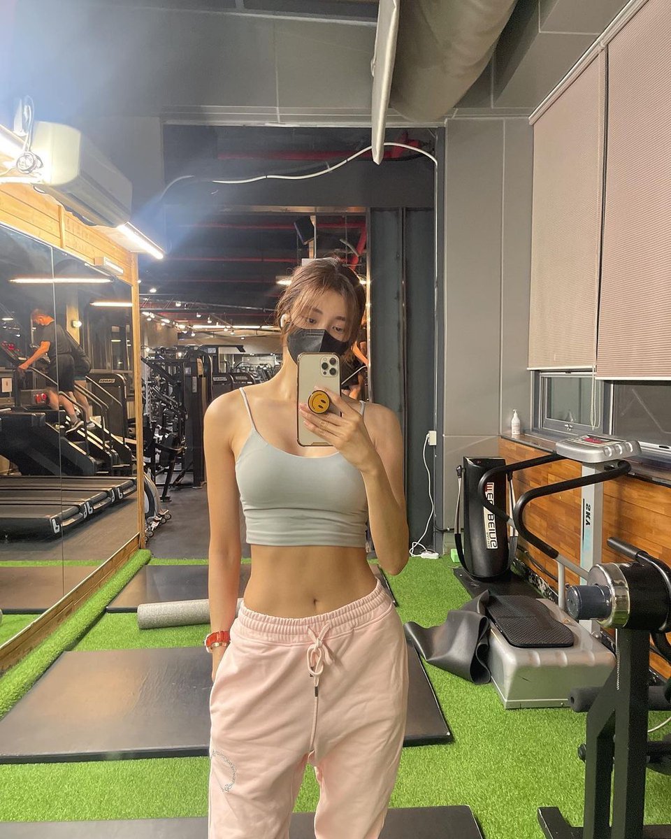 Jadiecsemp's tweet image. 与えることでどれだけ素晴らしいものを得ることができるかは、あなたが強い心と物事を実行する能力を持っているかどうかによって決まります。