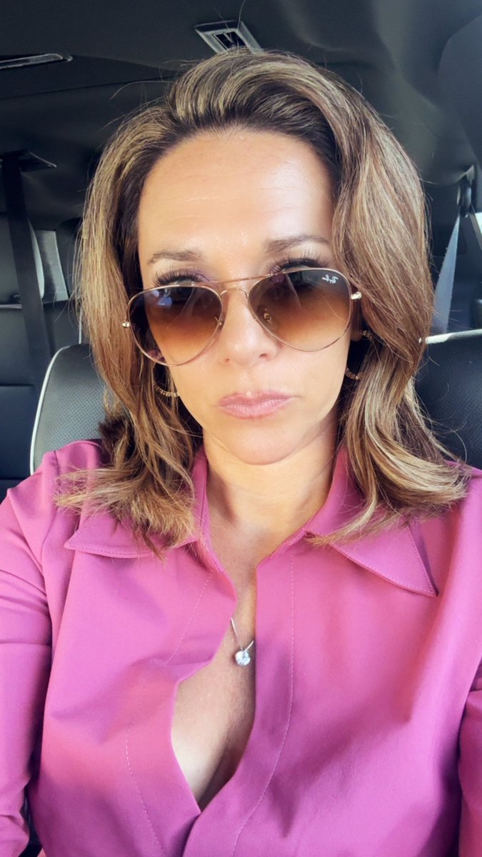 Kelly Roach tweet media